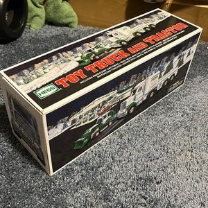 2013 Hess truck Never been out of the box.